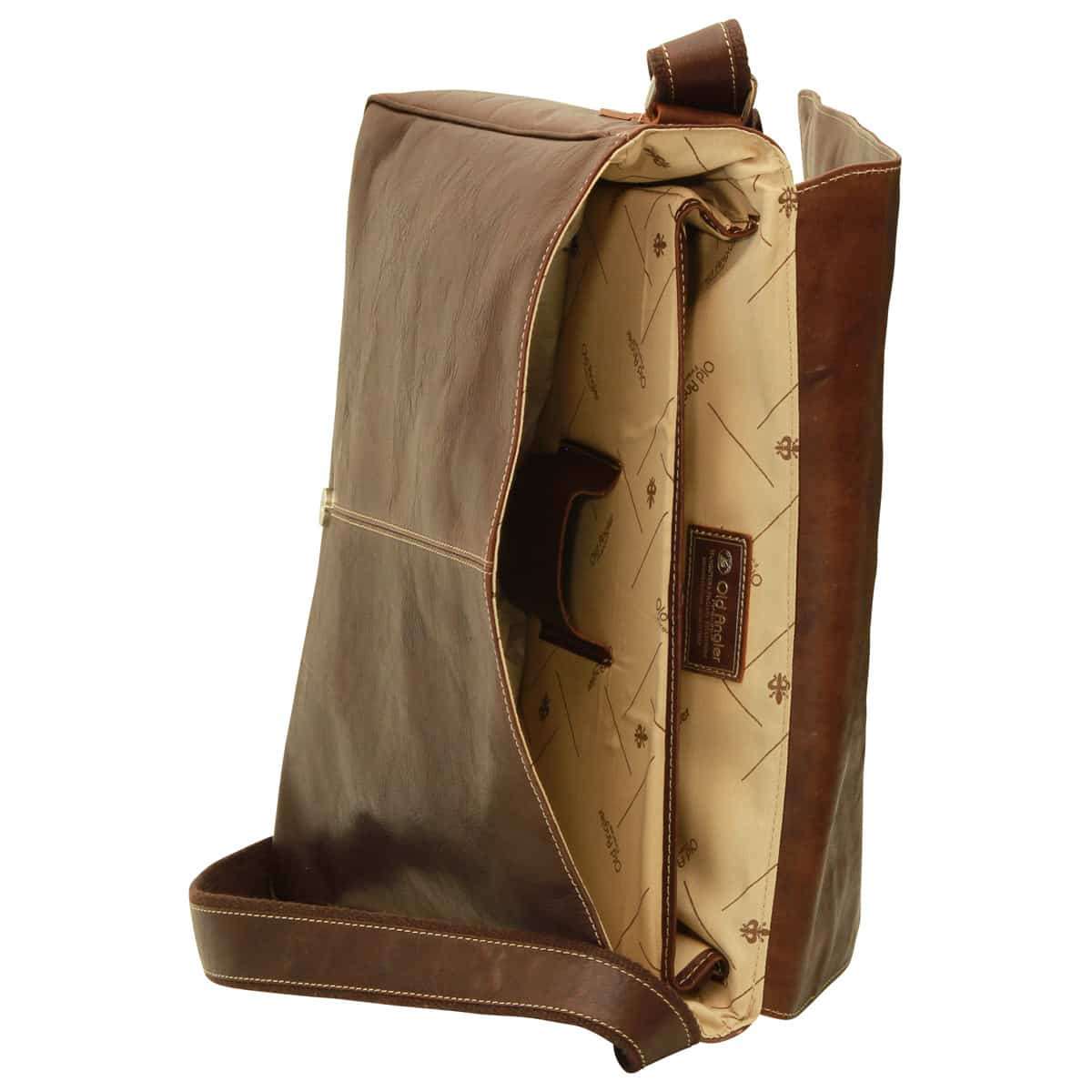 Oiled Calfskin Leather Messenger Bag - Chestnut