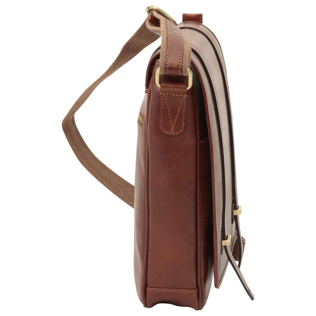 Medium leather bag with double magnetic closure - Brown