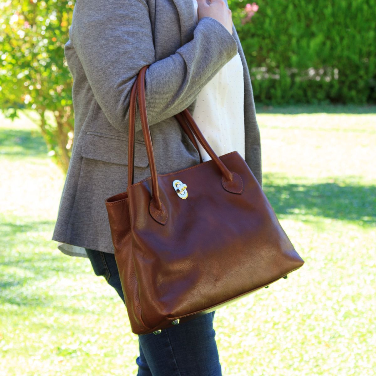 WOMEN'S BAG WITH TWO HANDLES IN FULL GRAIN LEATHER -BROWN