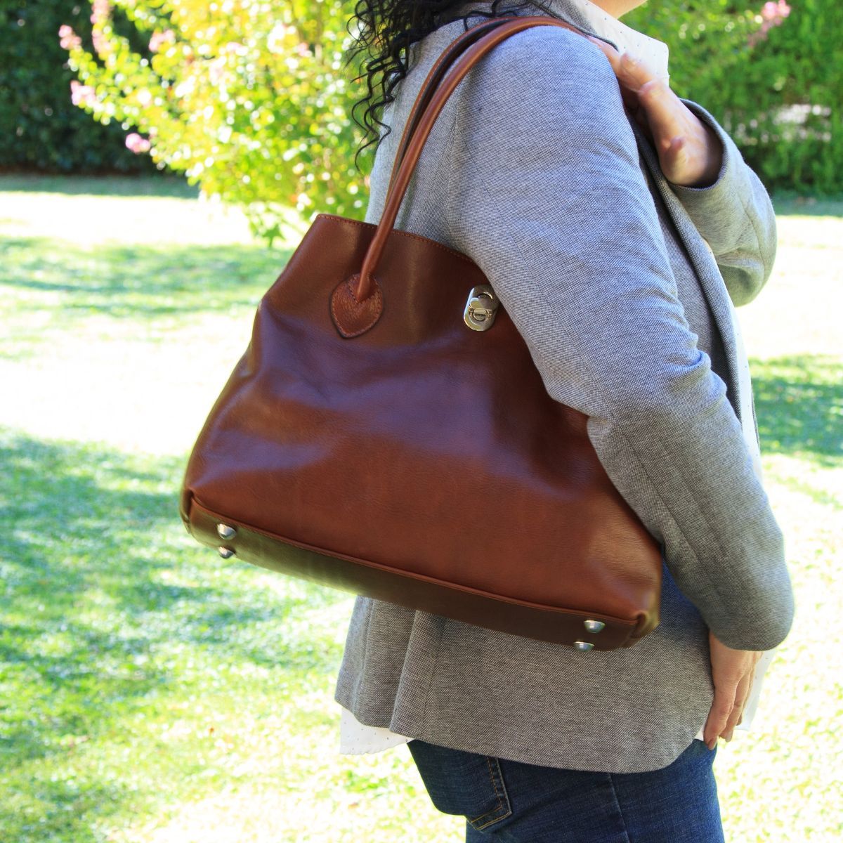 WOMEN'S BAG WITH TWO HANDLES IN FULL GRAIN LEATHER -BROWN