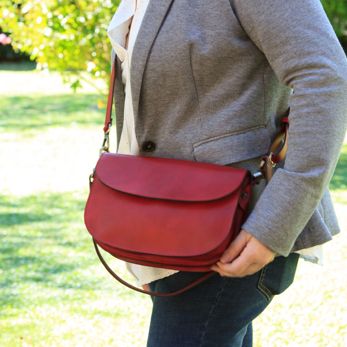 Two-sided shoulder bag in full-grain calfskin –Red